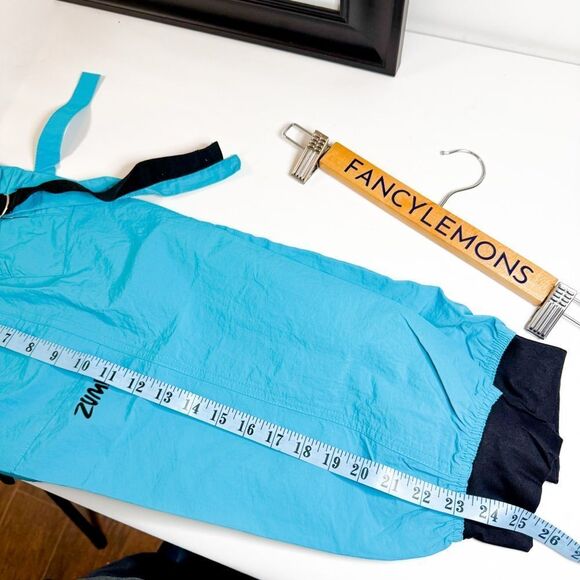 Zumba NWT! Ultimate Orbit Cargo Capri Pants Blue Black Joggers Dance Size XS - Picture 6 of 6